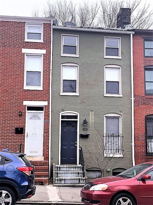 911 W Lombard St in Baltimore, MD - Building Photo