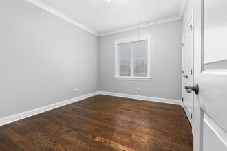 1322 W Grand Ave, Unit 2 in Chicago, IL - Building Photo - Building Photo