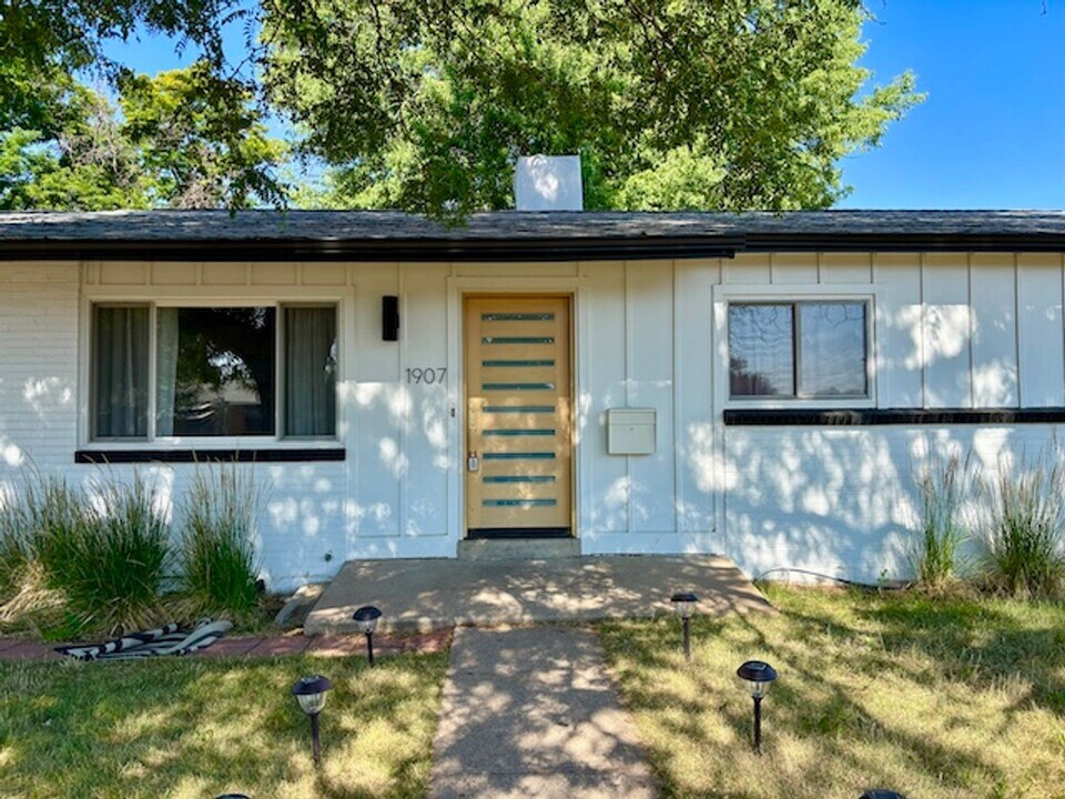 1907 S Newton St in Denver, CO - Building Photo