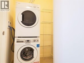 8850 University Crescent in Burnaby, BC - Building Photo - Building Photo