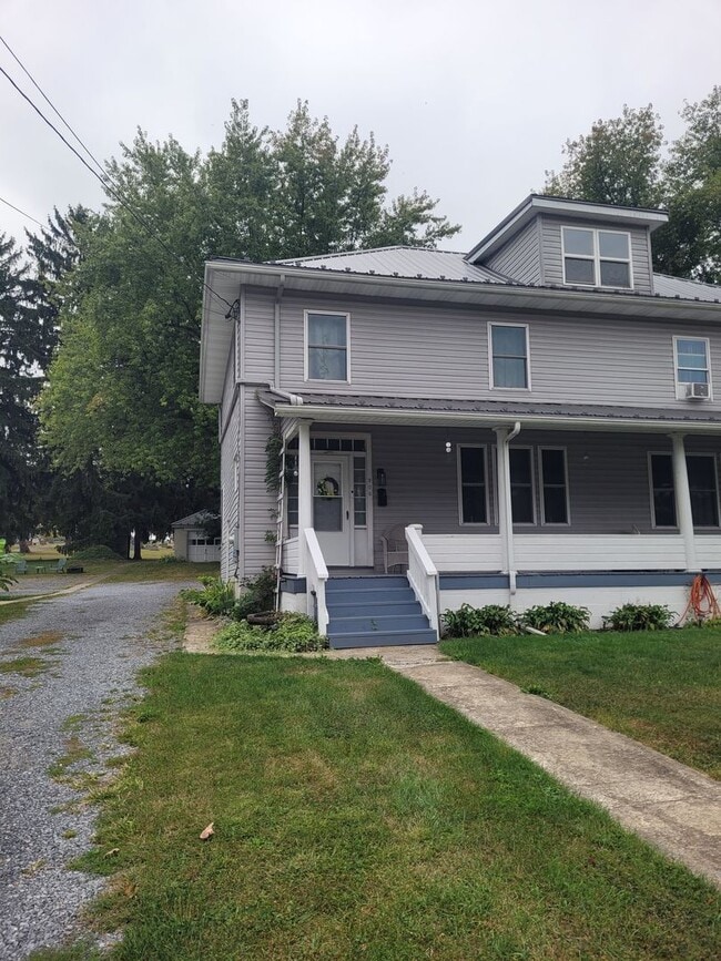 206 Roxbury Rd in Shippensburg, PA - Building Photo - Building Photo