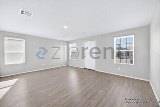 8110 Serro Medina in San Antonio, TX - Building Photo - Building Photo