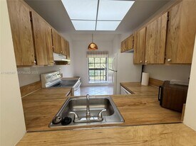 1953 SW 15th St in Deerfield Beach, FL - Building Photo