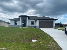2045 NW 3rd St in Cape Coral, FL - Building Photo