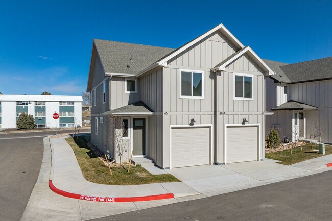Verde Commons Apartments in Colorado Springs, CO - Foto de edificio - Building Photo