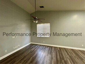 6915 Drift Creek St in Bakersfield, CA - Building Photo - Building Photo