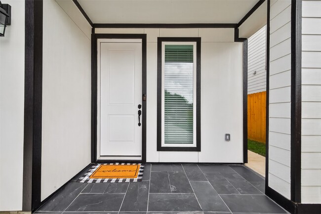 5027 Willow Glen Dr in Houston, TX - Building Photo - Building Photo