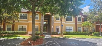 2107 Portofino Pl in Palm Harbor, FL - Building Photo