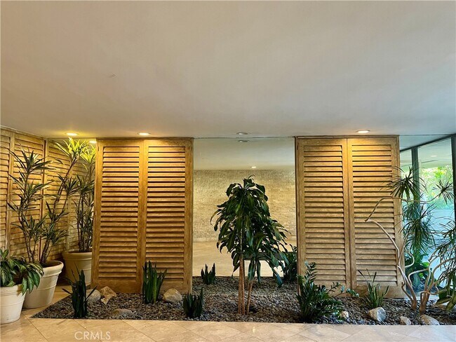 11044 Ophir Dr in Los Angeles, CA - Building Photo - Building Photo
