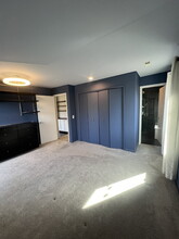 9309 Sandler Dr-Unit -Unit #5 in Urbandale, IA - Building Photo - Building Photo
