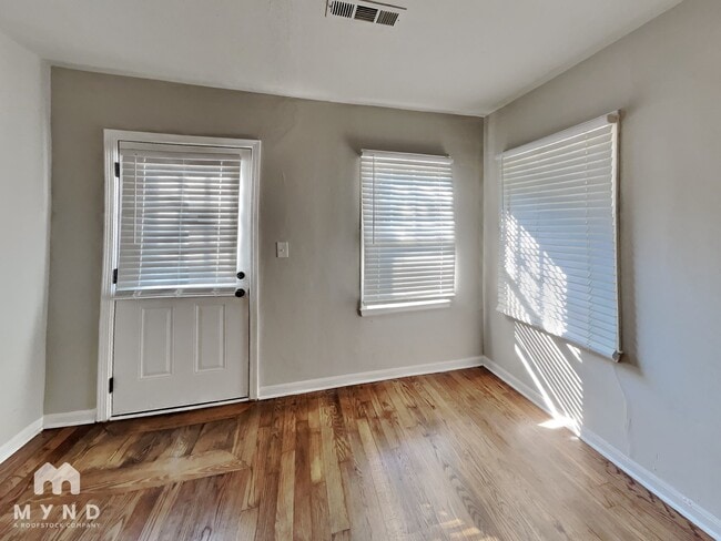 1319 Campbellton Rd SW in Atlanta, GA - Foto de edificio - Building Photo