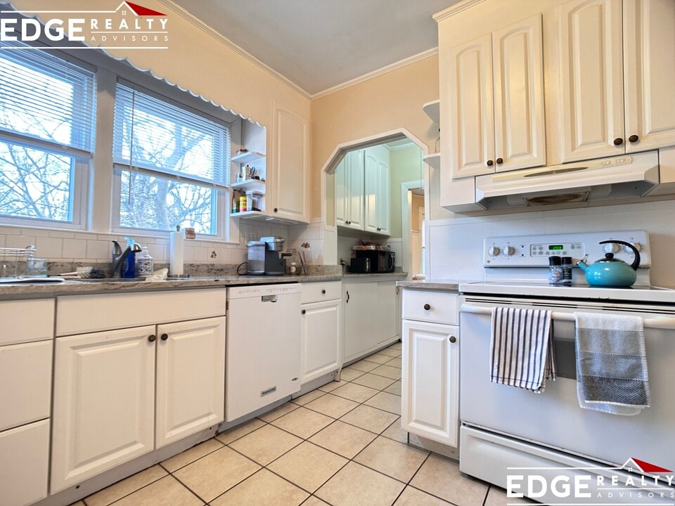 13 Glenley Ter, Unit 2 in Boston, MA - Building Photo