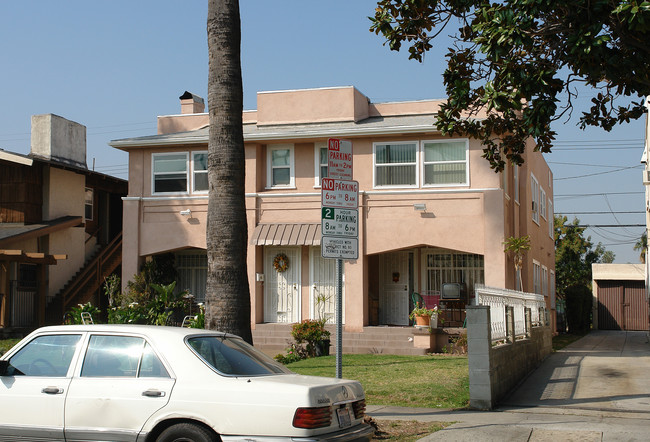 753 N Heliotrope Dr in Los Angeles, CA - Building Photo - Building Photo