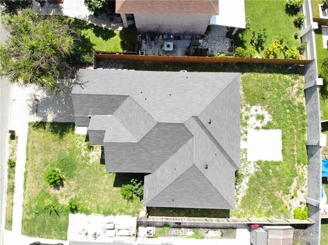 4612 W Maple Ave in McAllen, TX - Building Photo - Building Photo