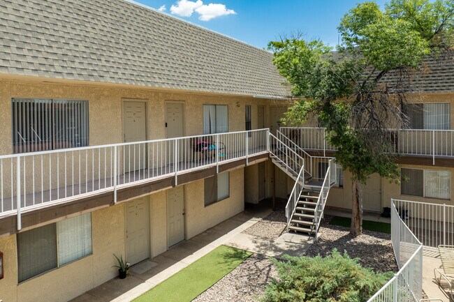 Kelso Vista Apartments