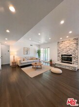 16270 Kalisher St in Los Angeles, CA - Building Photo - Building Photo