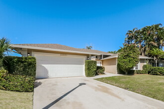 13931 Geranium Pl in Wellington, FL - Building Photo - Building Photo