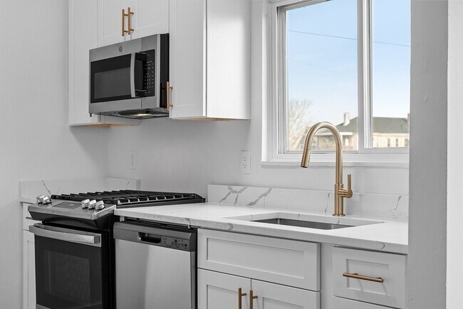 51 Bonair St, Unit #1 in Somerville, MA - Building Photo - Building Photo