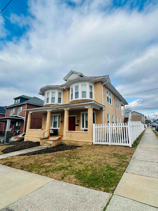 100 W 6th Ave in Conshohocken, PA - Building Photo