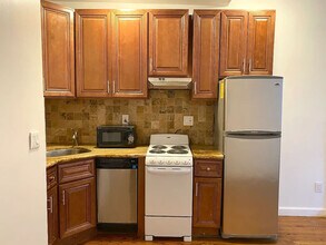 156 W 15th St in New York, NY - Building Photo - Building Photo