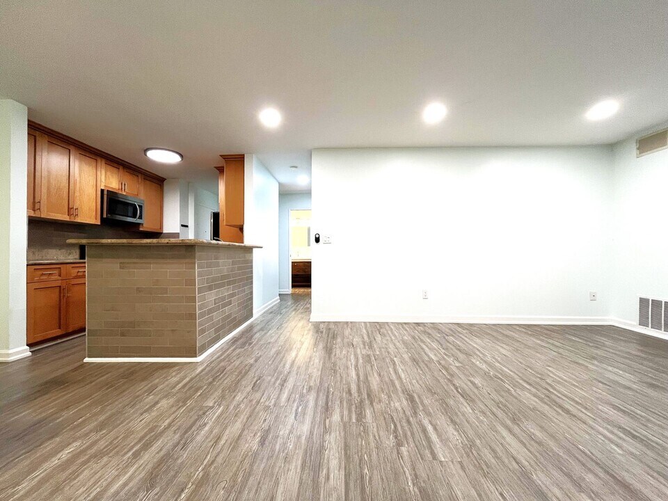 1615 Hotel Cir S in San Diego, CA - Building Photo