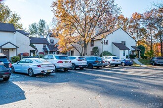 1209 Woodbridge Commons Way in Iselin, NJ - Building Photo - Building Photo