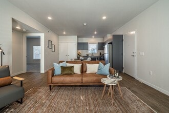 Sagecrest Apartments in Wenatchee, WA - Foto de edificio - Building Photo
