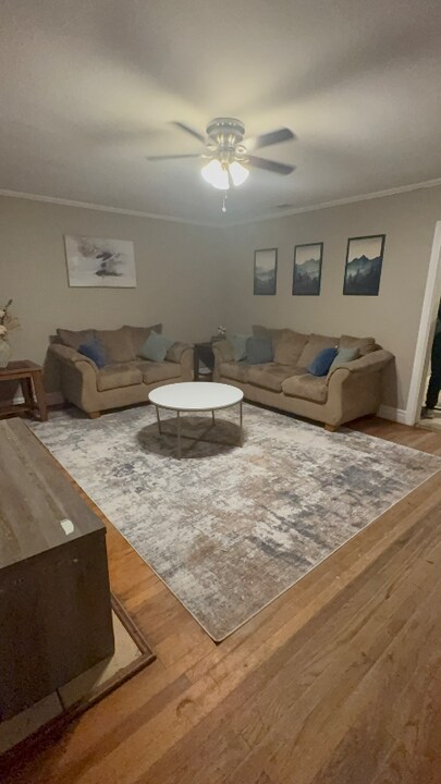 1211 W 3rd St in Tyler, TX - Building Photo