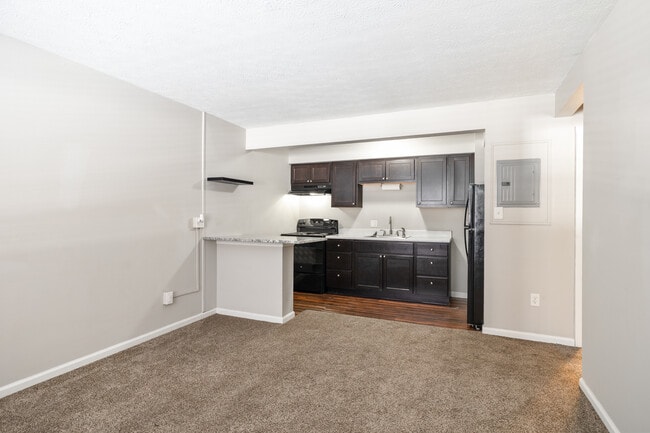 Cypress Park Apartments in Stow, OH - Building Photo - Interior Photo