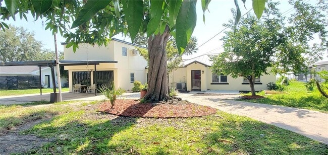 property at 912 Lake Jessie Dr