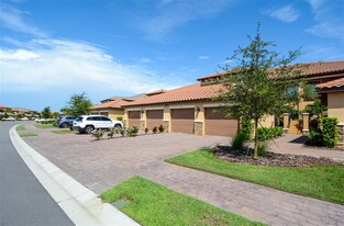 13737 Messina Loop in Bradenton, FL - Building Photo