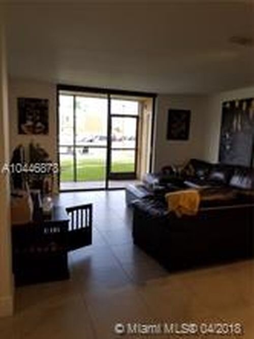 8045 SW 107th Ave-Unit -Unit101 in Miami, FL - Building Photo - Building Photo