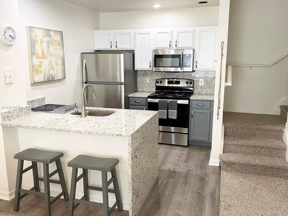 2220 San Vittorino Cir in Kissimmee, FL - Building Photo