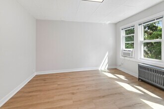5002 W Gunnison St in Chicago, IL - Building Photo - Building Photo