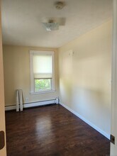 136 Broad St in Plainville, CT - Building Photo - Building Photo
