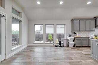 2424 Orchard Way in Leander, TX - Building Photo - Building Photo