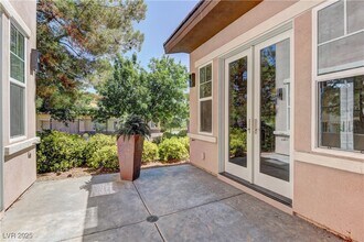11280 Granite Ridge Dr in Las Vegas, NV - Building Photo - Building Photo