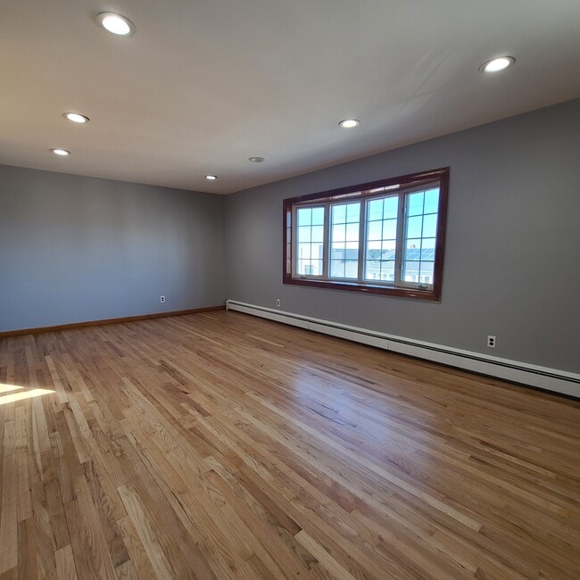 5204 Meadowview Ave, Unit 2 in North Bergen, NJ - Foto de edificio - Building Photo