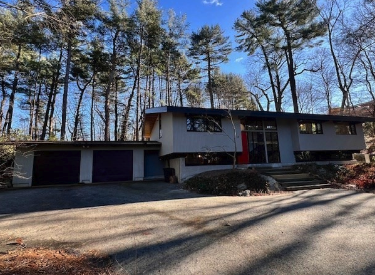 12 White Pine Ln in Lexington, MA - Building Photo