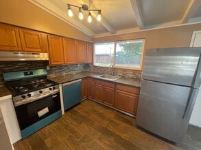 27872 Miami Ave in Hayward, CA - Building Photo - Building Photo