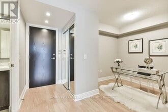 500 Doris Ave in Toronto, ON - Building Photo - Building Photo