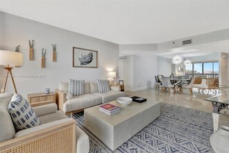 1000 E Island Blvd, Unit 3005 in Aventura, FL - Foto de edificio - Building Photo