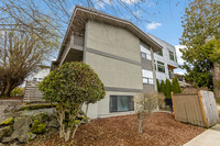 Woodlawn Apartments in Seattle, WA - Building Photo - Building Photo