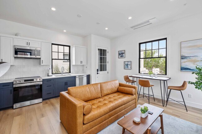 603 Garnet St, Unit B in Redondo Beach, CA - Foto de edificio - Building Photo