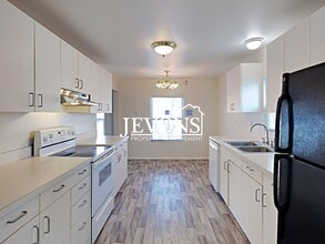 10061 S Naches Rd in Naches, WA - Building Photo - Building Photo