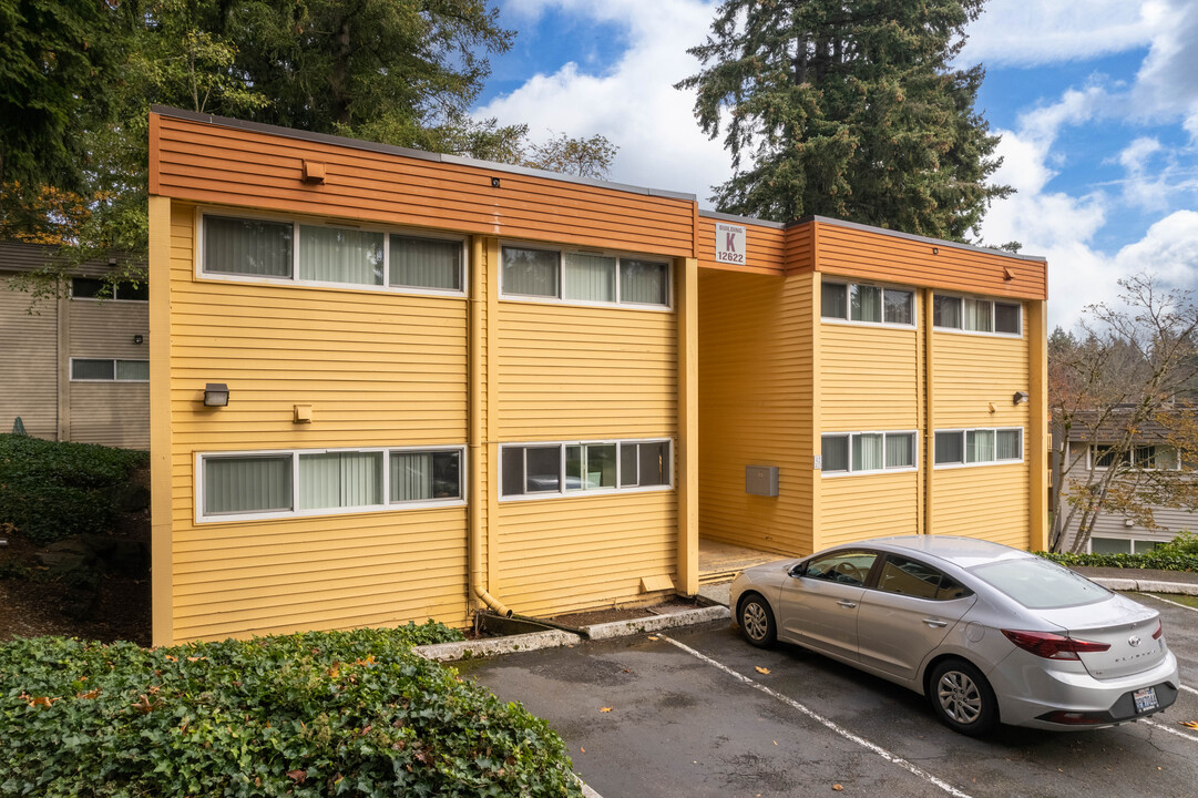 Glendale Apartments in Bellevue, WA - Building Photo