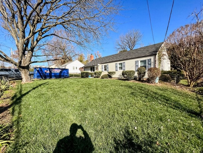 1829 Anderson Rd in Falls Church, VA - Building Photo - Building Photo