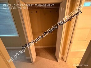 4031 Aurora Ave N in Seattle, WA - Building Photo - Building Photo