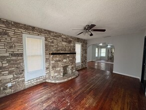 315 W Hermine Blvd in San Antonio, TX - Building Photo - Building Photo