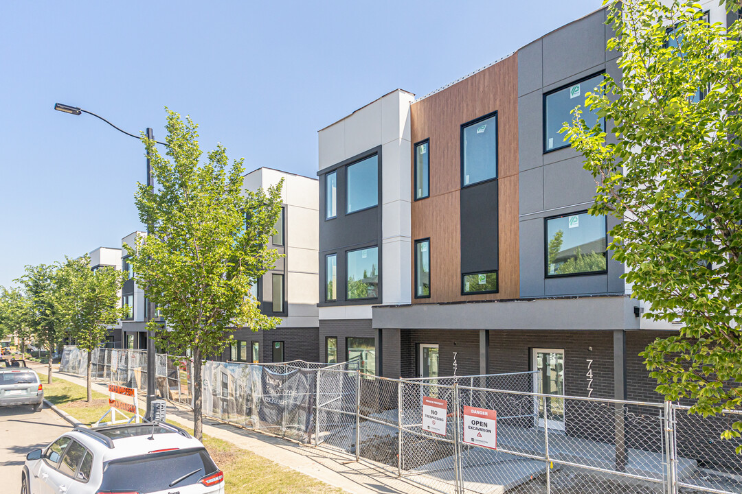 Emerge Townhomes in Edmonton, AB - Building Photo